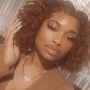 Meet your Posher, Dwana